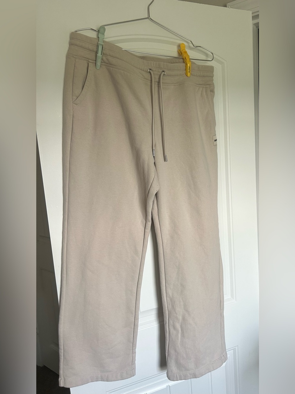 Dkny Men's Light Beige Drawstring Joggers